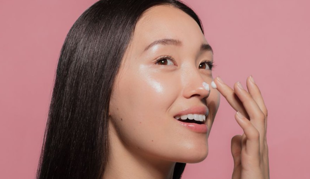 Manfaat-Penggunaan-Moisturizer-untuk-Kulit-Berminyak-dan-Pori-Pori-Besar