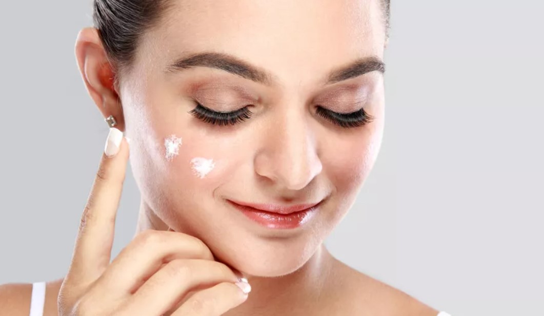 Rekomendasi Moisturizer Terbaik untuk Kulit Berminyak dan Pori-Pori Besar – Pilihan Produk & Tips Perawatan